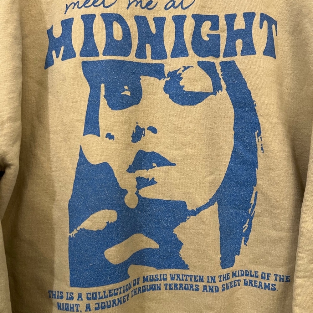 Taylor Swift “Meet Me at Midnight” Graphic Crewneck Sweatshirt – XL - Picture 4 of 5